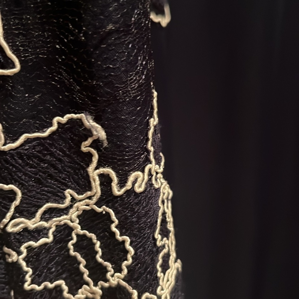 Tadashi Shoji “Barbara” Lace-pattern Size 14. Navy w/white #10209 - Picture 5 of 9